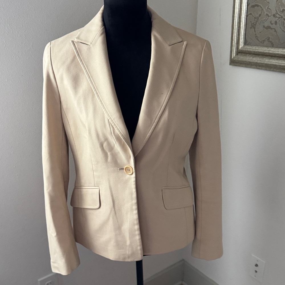 Ann Taylor One Button Fitted Long Blazer Light Tan Textured Front Flap Pockets 8